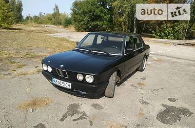 Седан BMW 5 Series 1986 в Пирятине