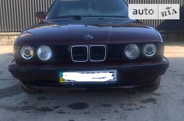 Седан BMW 5 Series 1990 в Путиле