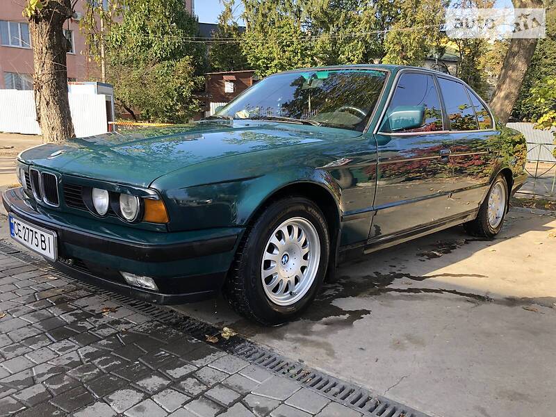Седан BMW 5 Series 1992 в Чернівцях