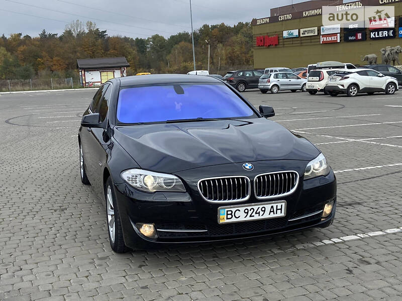 Седан BMW 5 Series 2012 в Львове