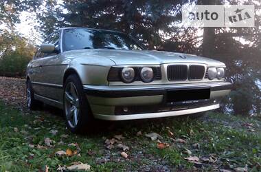 Седан BMW 5 Series 1988 в Ужгороді