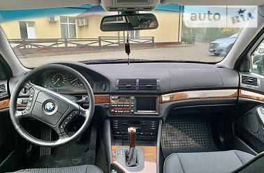 Седан BMW 5 Series 2001 в Чернівцях