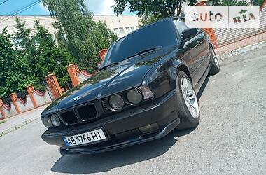 Седан BMW 5 Series 1994 в Виннице