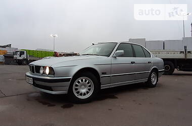 Седан BMW 5 Series 1989 в Львове