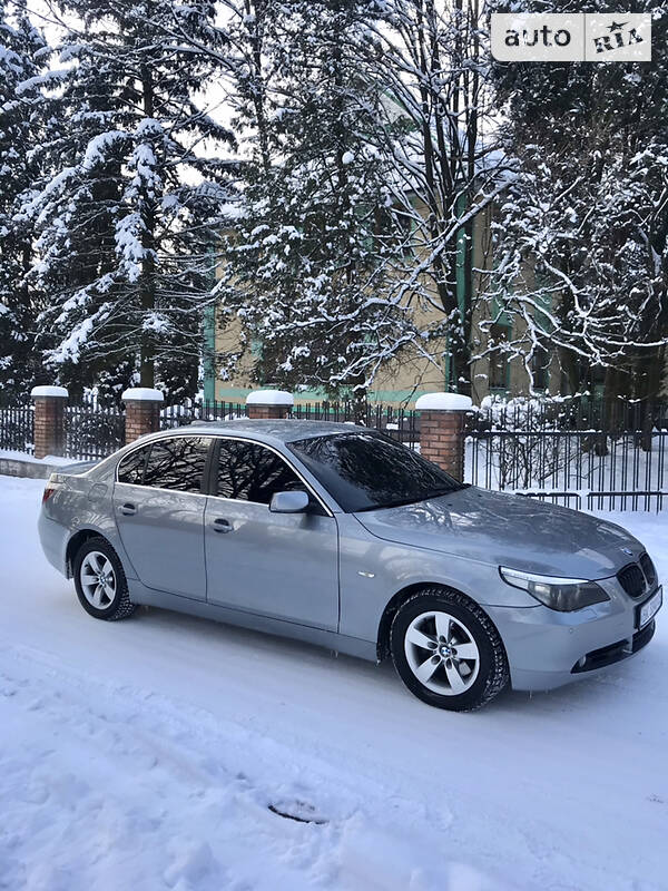 Седан BMW 5 Series 2004 в Рокитном