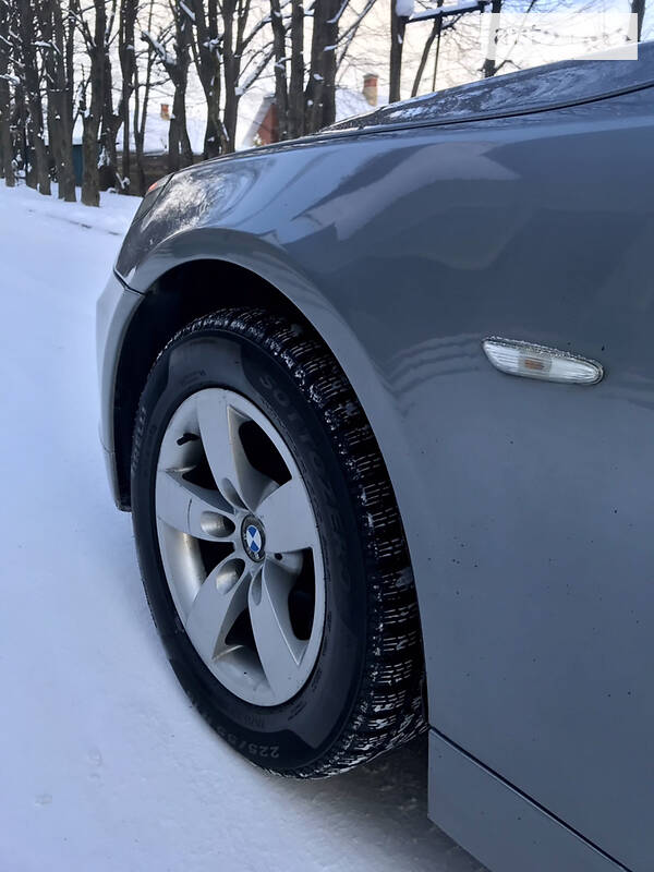 Седан BMW 5 Series 2004 в Рокитном