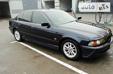 Седан BMW 5 Series 2000 в Измаиле