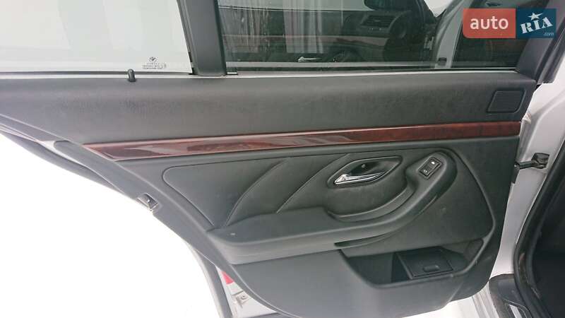 Седан BMW 5 Series 2002 в Коломые