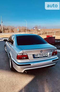 Седан BMW 5 Series 2000 в Днепрорудном