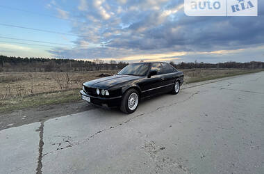 Седан BMW 5 Series 1990 в Харькове