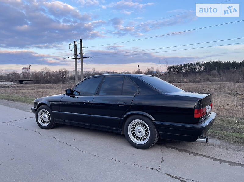 Седан BMW 5 Series 1990 в Харькове