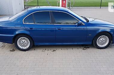 Седан BMW 5 Series 2000 в Черновцах