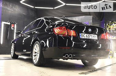 Седан BMW 5 Series 2014 в Львові