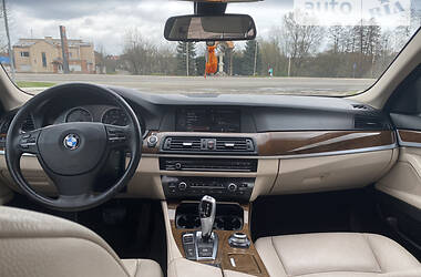 Седан BMW 5 Series 2013 в Львове