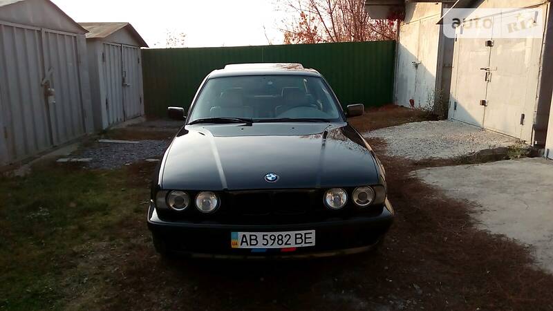 Седан BMW 5 Series 1994 в Виннице