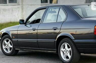 Седан BMW 5 Series 1994 в Виннице