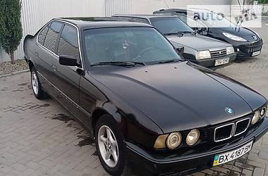 Седан BMW 5 Series 1989 в Черновцах