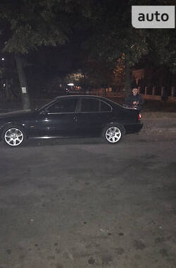 Седан BMW 5 Series 2003 в Дрогобыче