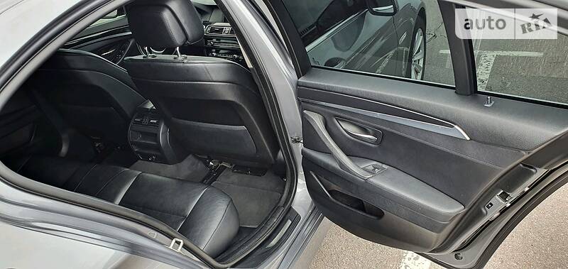 Седан BMW 5 Series 2011 в Львові