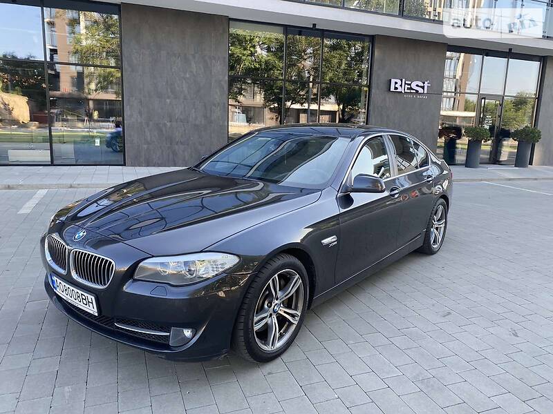 Седан BMW 5 Series 2011 в Ужгороді