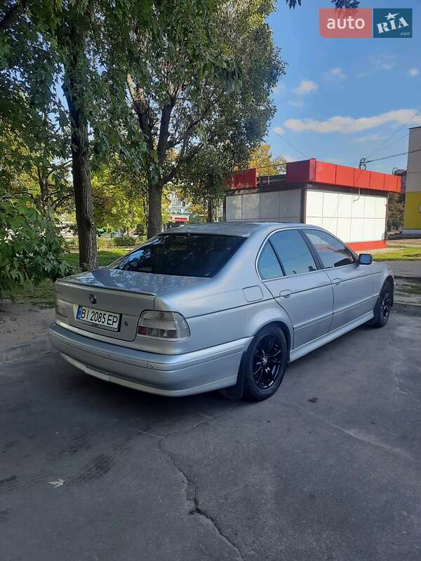 Седан BMW 5 Series 1999 в Горішніх Плавнях