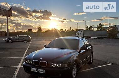 Седан BMW 5 Series 2000 в Ужгороде