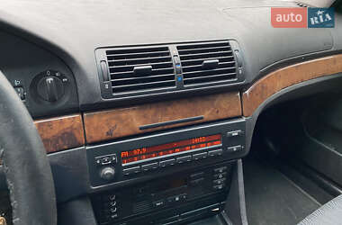 Седан BMW 5 Series 2001 в 