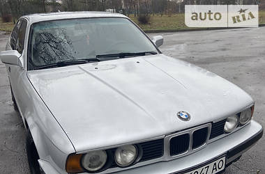 Седан BMW 5 Series 1990 в Рівному