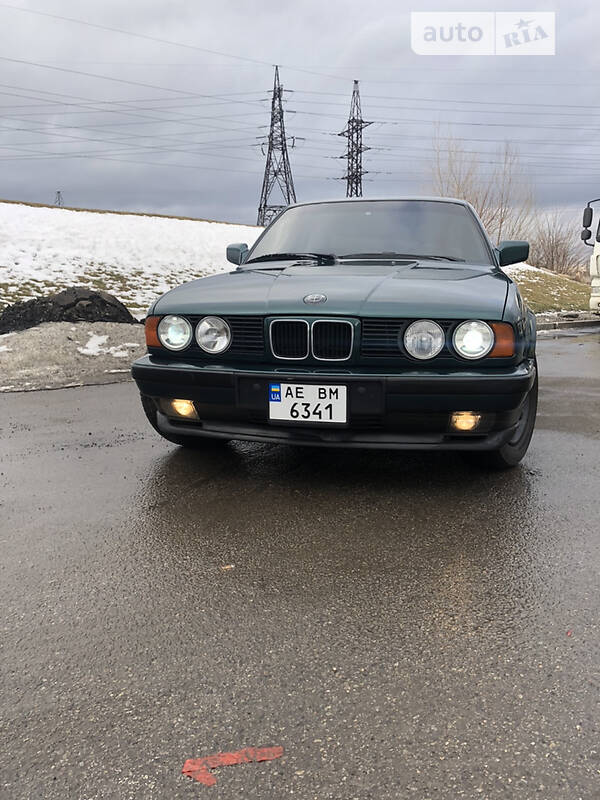 Седан BMW 5 Series 1993 в Днепре