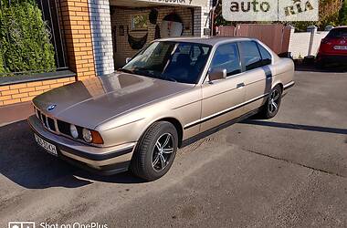 Седан BMW 5 Series 1992 в Киеве