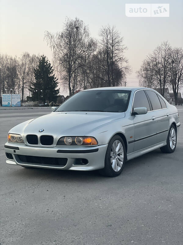 Седан BMW 5 Series 2001 в Полонном