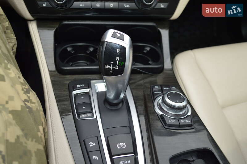 Седан BMW 5 Series 2012 в Полтаві