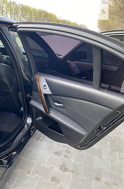 Седан BMW 5 Series 2005 в 