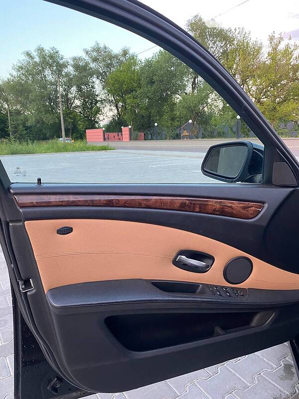 Седан BMW 5 Series 2010 в Львове фото 8 Седан BMW 5 Series 2010 в Львове