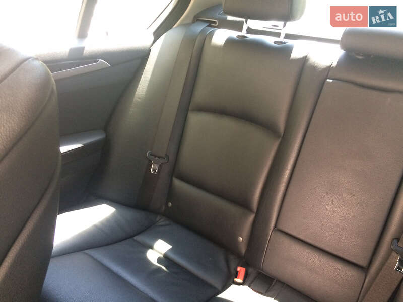 Седан BMW 5 Series 2011 в Запоріжжі