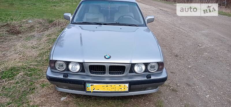 Седан BMW 5 Series 1989 в Львові