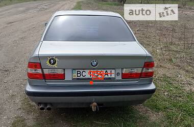 Седан BMW 5 Series 1989 в Львові