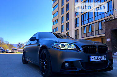 Седан BMW 5 Series 2014 в Ужгороде