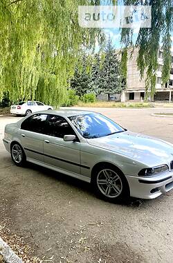 Седан BMW 5 Series 2000 в Марганце
