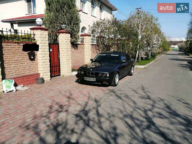 Седан BMW 5 Series 1994 в Киеве