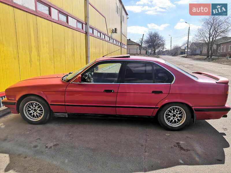 Седан BMW 5 Series 1989 в Прилуках