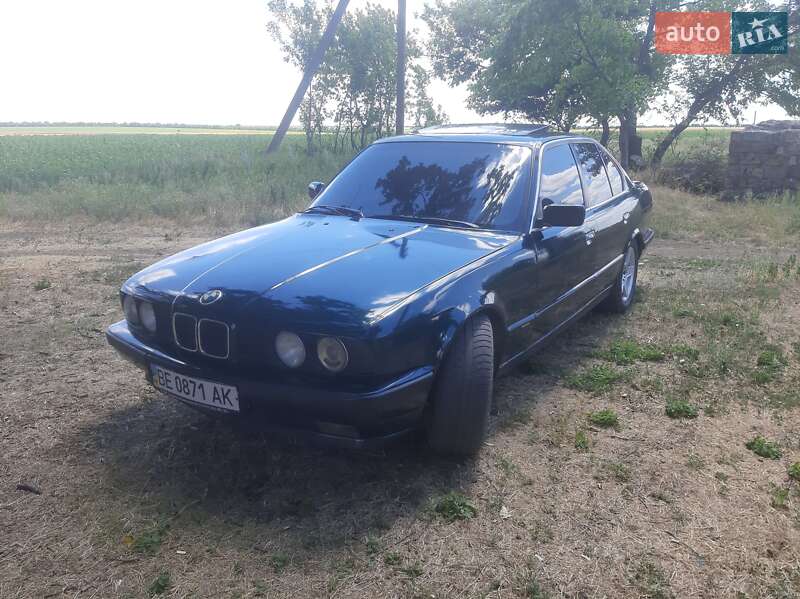 Седан BMW 5 Series 1990 в Новой Одессе