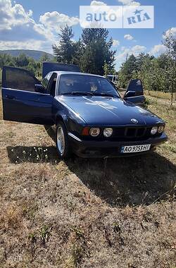 Седан BMW 5 Series 1991 в Перечине