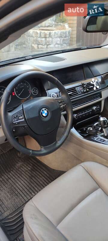 Седан BMW 5 Series 2012 в Золочеве