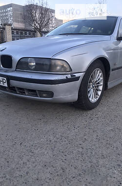Универсал BMW 5 Series 2000 в Вараше