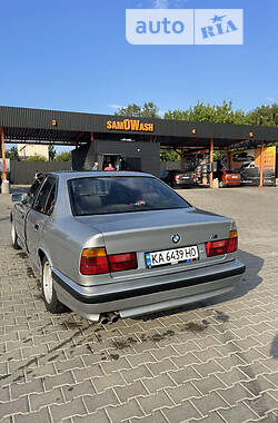 Седан BMW 5 Series 1990 в Василькові