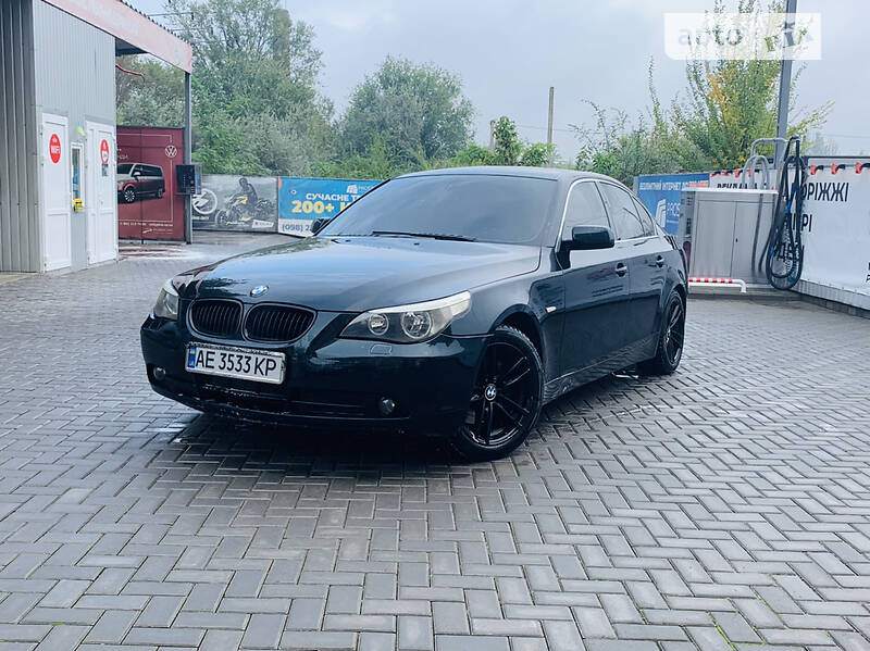 Седан BMW 5 Series 2004 в Марганце