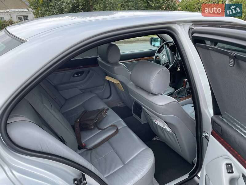 Седан BMW 5 Series 2000 в Запоріжжі