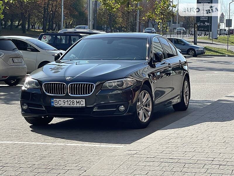 Седан BMW 5 Series 2016 в Львові