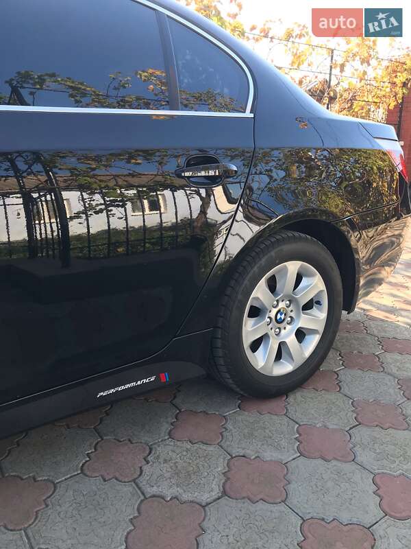 Седан BMW 5 Series 2004 в Одессе